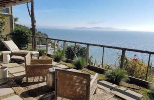 San Rafael Casa | GORGEOUS BAYSIDE BUNGALOW WITH PRIVATE TERRACE