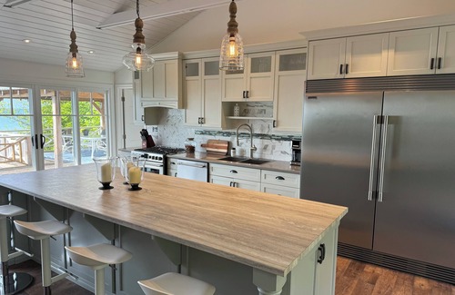Kincardine Cabaña | Gorgeous Beach Front Property on Lake Huron!