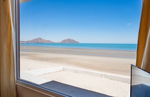 Villas de Las Palmas Casa | Gorgeous beach front condo
