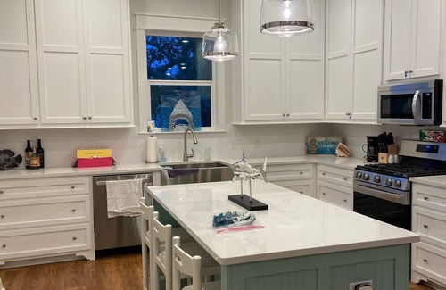 Long Beach Casa | Gorgeous beach home with a salt water pool. Perfect for a summer vacation!