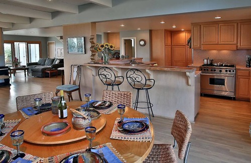 Carpinteria Casa | Gorgeous Beach House in a Private Cove