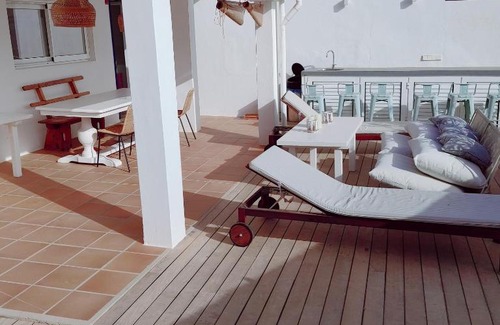 Formentera Villa | Gorgeous Beach Villla with AC pool, 300m2 from Playa Mitjorn and pool