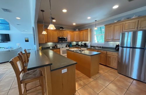 Surf Side Shores Casa | Gorgeous Beachfront in Fort Morgan