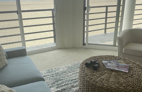 Harbor Casa | Gorgeous Beachfront Long Beach Peninsula/Naples S. L.A. 22 miles from Disneyland