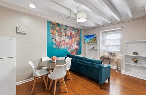 Washington Square West Apartamento | Gorgeous Bi-Level 1BR Apartment in Center City