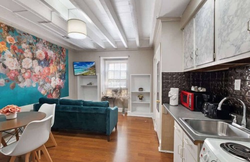 Washington Square West Apartamento | Gorgeous Bi-Level 1BR Apartment in Center City
