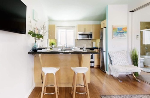 South Mission Beach Condominio | Gorgeous Boardwalk Getaway AC, estacionamiento