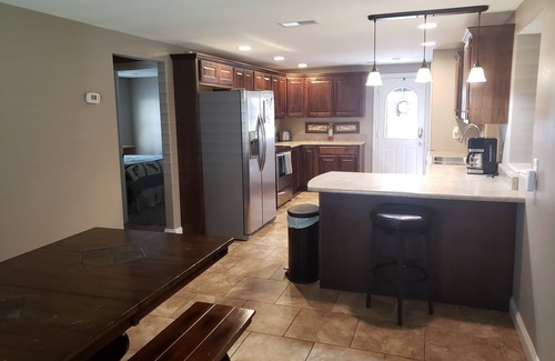 Hollister Casa | Hermosa casa de lago frente al mar de Branson con muelle de pesca y enorme cubierta