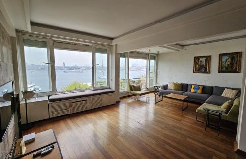Uskudar Apartamento | Gorgeous Bright 2bed1bath Bosphorus Views! #356