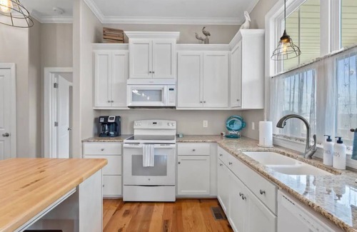 Morehead City Casa | Gorgeous By the Bay House: Downtown Morehead City