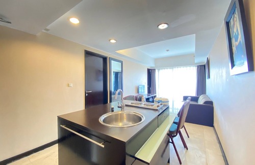 Braga Apartamento | Gorgeous & Classic 2Br At Braga City Walk Apartment