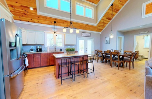 Conway Casa | Gorgeous Conway Home A/C, Hot Tub & Full Game Room