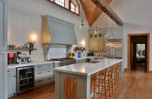 Rosseau Cabaña | Gorgeous Cottage on Lake Rosseau with Picturesque Views!