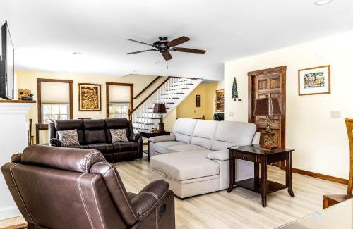 Beaver Cove Casa | Gorgeous Cottage with Hot-tub and Games in Beaver Cove, Maine