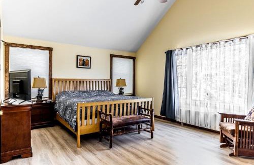 Beaver Cove Casa | Gorgeous Cottage with Hot-tub and Games in Beaver Cove, Maine
