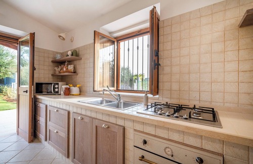 Castellana Grotte Villa | Gorgeous Countryside Villa with Infinity Pool