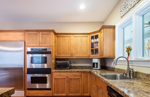 Barnardsville Casa | Gorgeous Country Chateau w/mountain views - 20 min to Asheville.