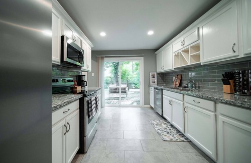 Houston Casa | Gorgeous, Cozy, Cheerful 4 Bedroom home in Houston