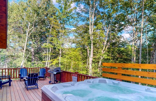 Carrabassett Valley Cabina | Gorgeous dog-friendly home with deck, hot tub, gas fireplace, & spectacular view