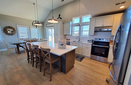 Whalehead Beach Casa | Gorgeous! Dogs! New! Private Pool, Volleyball, C0907