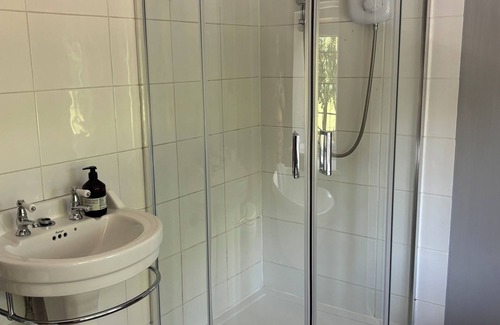 Stratton Audley Cabaña | Gorgeous double room in lovely cottage. Bicester Motion Village Brackley Sstone