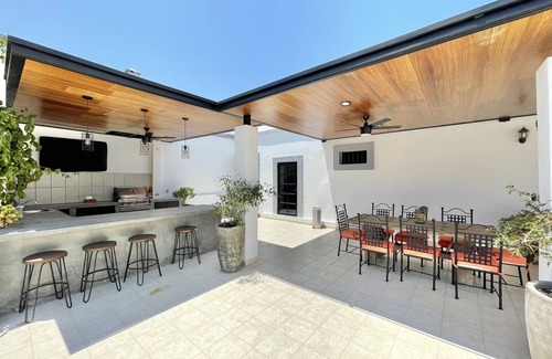 Todos Santos Casa | Gorgeous Downtown 4BR House with Jacuzzi & Firepit