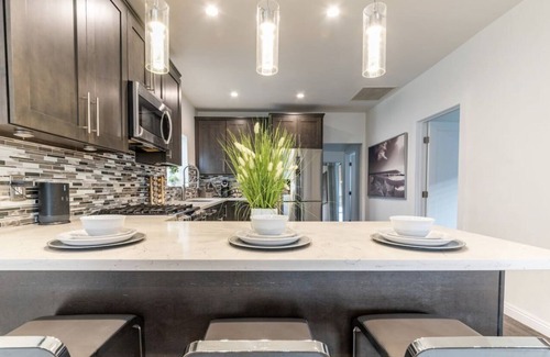 Chinatown Casa | Gorgeous DTLA w/ View + Hot Tub!
