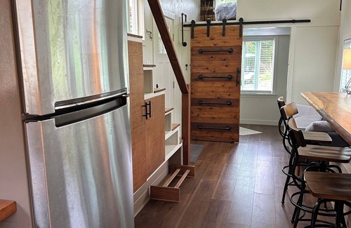 Hilo Cabina | Gorgeous Eco Tiny Home on Organic Farm Within 5 Minutes of Downtown Hilo.