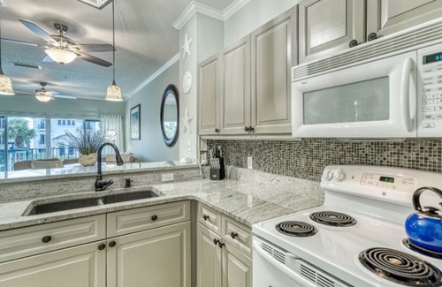 Frangista Beach Condominio | Gorgeous Emerald Waters! 2nd floor. New rental!