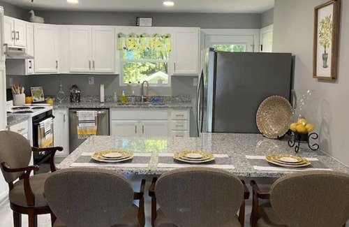 Clarksville Casa | Gorgeous Family Getaway