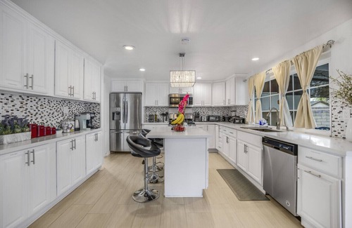 Orange Casa | Gorgeous Family Home, Just 8 mins from Disneyland
