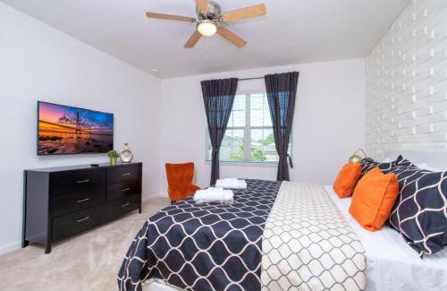 Kissimmee Casa | Gorgeous Family Home! Sleeps 28 BLV103