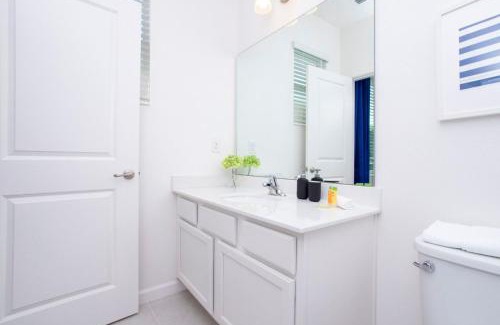 Kissimmee Casa | Gorgeous Family Home! Sleeps 28 BLV103