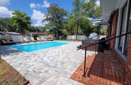 Arlington Casa | Gorgeous Florida Pool and Spa Home