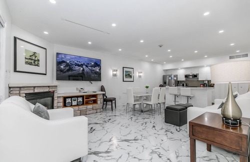Oro-Medonte Condominio | Gorgeous getaway spot!!!