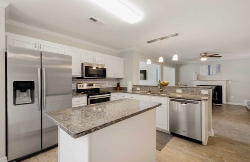Graham Casa | Gorgeous Graham Home with Private Outdoor Pool!