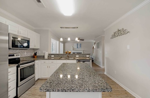 Graham Casa | Gorgeous Graham Home with Private Outdoor Pool!
