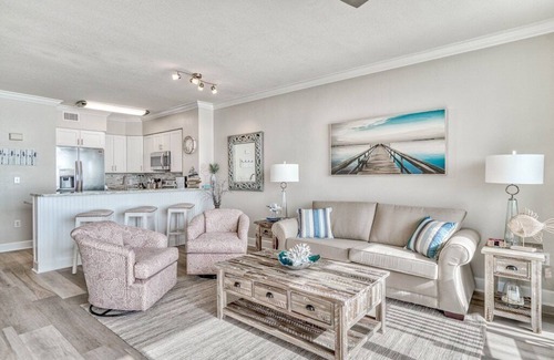 Panama City Beach Complejo | Gorgeous, Gulf front master bedroom!