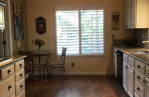 Hayward Casa | Lovely Hayward Hills Home