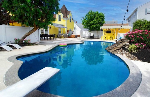 Wildwood Casa | Gorgeous historic Victorian with 8 bedroom/4 baths