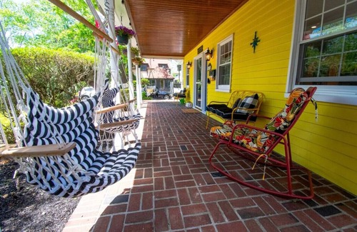 Wildwood Casa | Gorgeous historic Victorian with 8 bedroom/4 baths