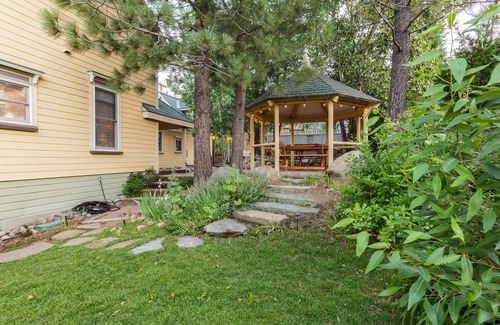 Truckee Casa | Preciosa victoriana histórica: ¡camina hasta el centro de Truckee!