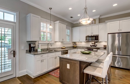 Eastside Casa | Gorgeous Home by Crawford Square w Private Parking