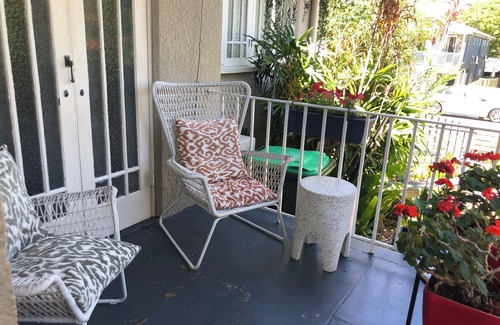 Newmarket Casa | Gorgeous home close to city bus, parks and one block from shops and restaurants
