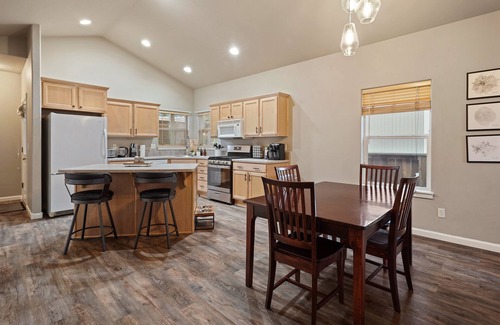 Boyd Acres Casa | Gorgeous Home! Great Location!