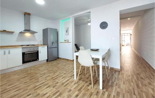 Ador Casa | Gorgeous Home In Ador With Wifi
