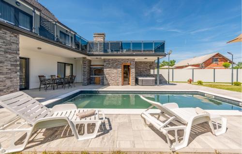 Gospic Casa | Gorgeous Home In Debelo Brdo With Sauna