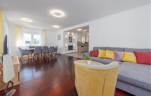 Gospic Casa | Gorgeous Home In Debelo Brdo With Sauna