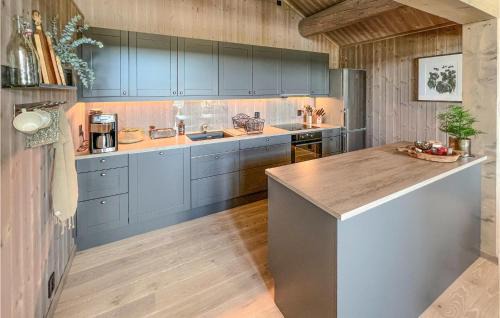 Sor-Fron Casa | Gorgeous Home In Gålå With Sauna