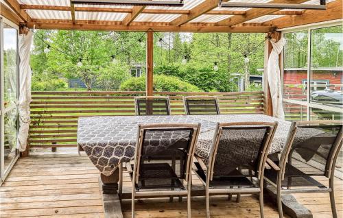 Hokerum Casa | Gorgeous Home In Hökerum With Lake View